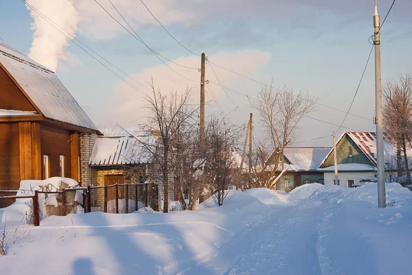 Nuevas cabañas modernas en invierno —  Fotos de Stock