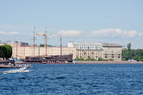 Egyetem Embankment, Szentpétervár, Oroszország — Stock Fotó