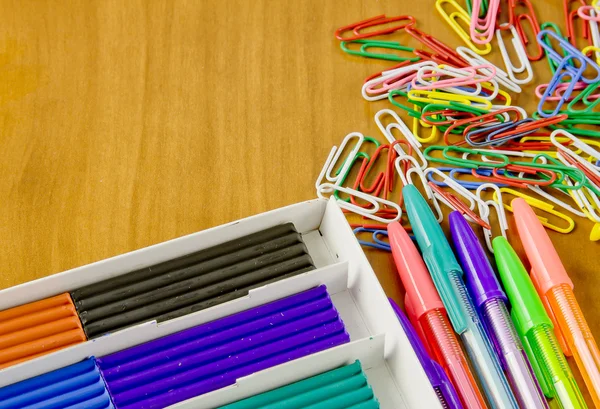 Pertença de escola brilhante, mercadorias de escritório — Fotografia de Stock