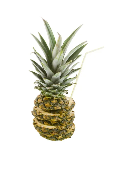 Ananas op een witte achtergrond — Stockfoto