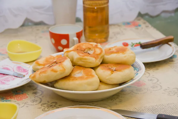 Piraguas och ren piattis på ett bord — Stockfoto