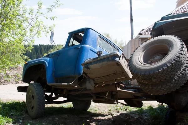 A truck with a load fell down — Zdjęcie stockowe