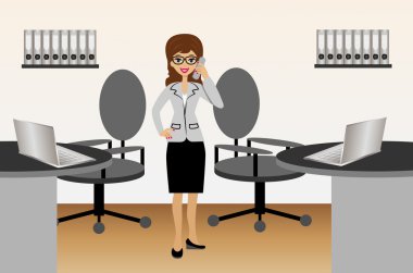 bir ofiste bir iş kadını olduğunu