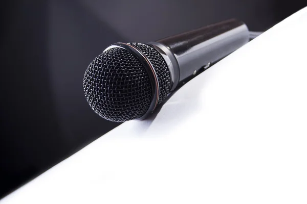 B & W microphone — стоковое фото