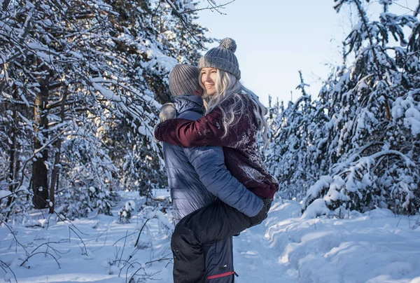 Happy Couple Hugging Walk Snowy Forest — Stock Photo, Image