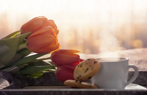 Bouquet Tulips Flowers Breakfast Bed Coffee Biscuits Soft Light Bokeh — Stockfoto