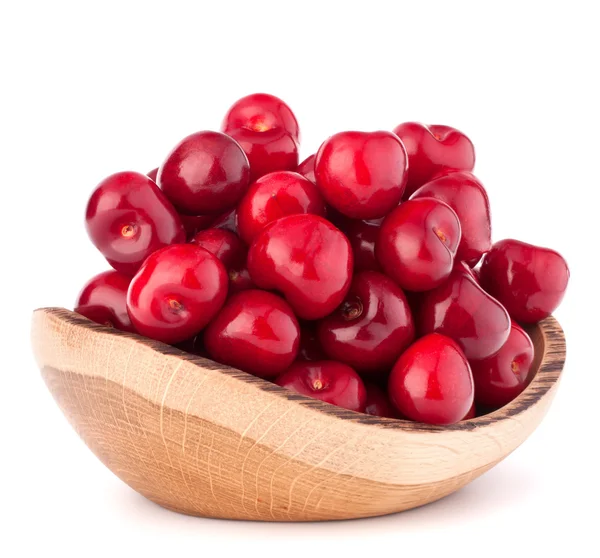 Baies de cerises dans un bol en bois — Photo