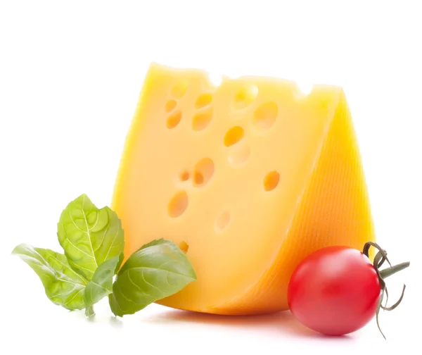Liście serem i bazylią — Zdjęcie stockowe