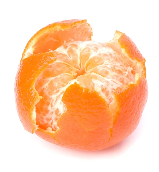 Geschälte Mandarine isoliert auf weiß — Stockfoto