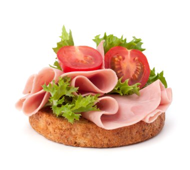 sebze ve tütsülenmiş jambon ile sağlıklı sandviç