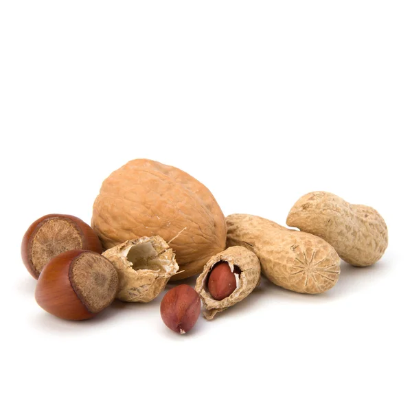 Erilaiset pähkinät sekoitus — kuvapankkivalokuva