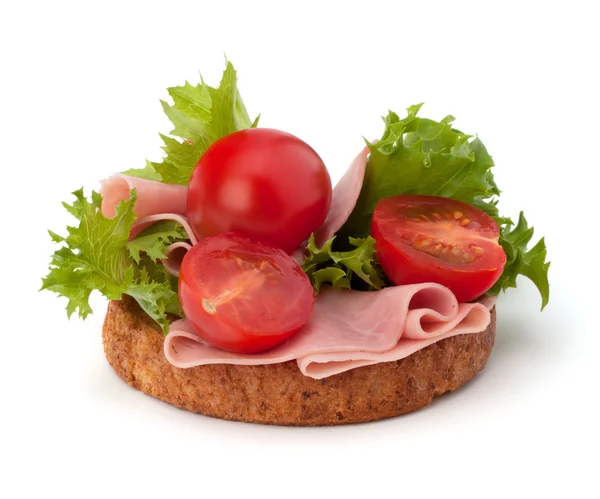 Zdrowa kanapka z szynka warzywo i wędzone — Zdjęcie stockowe