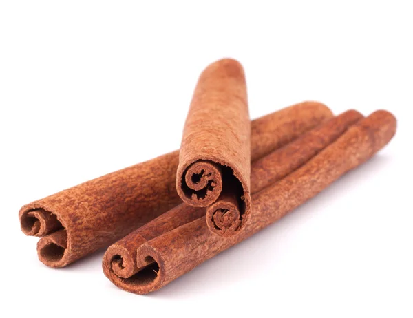 Cinnamon sticks isolated on white background — Stock Photo, Image