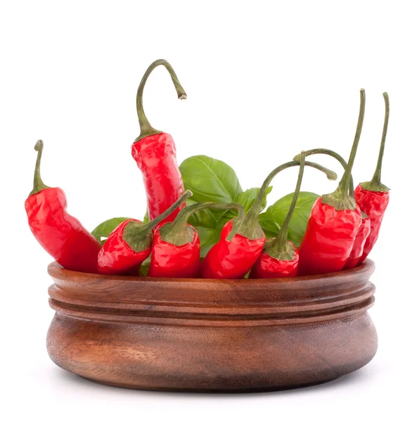 Varm röd chili eller Chili peppar i trä skål — Stockfoto