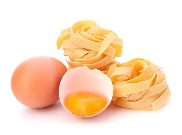 Italské vaječné těstoviny fettuccine hnízdo — Stock fotografie
