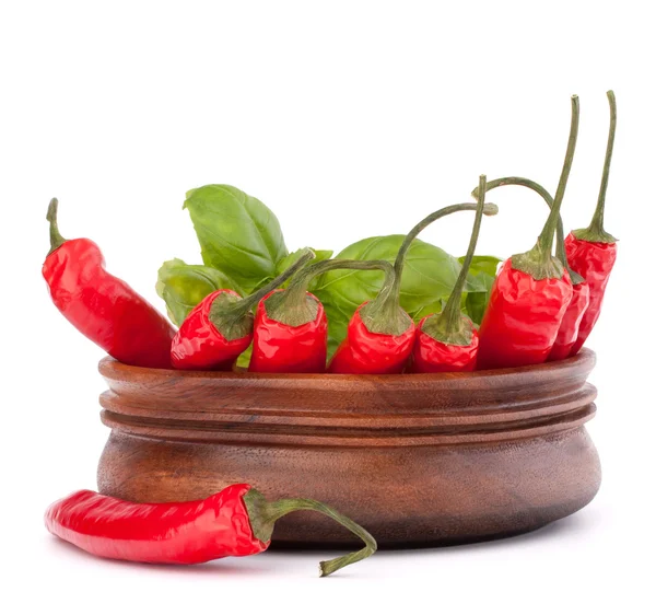 Varm röd chili eller Chili peppar i trä skål — Stockfoto