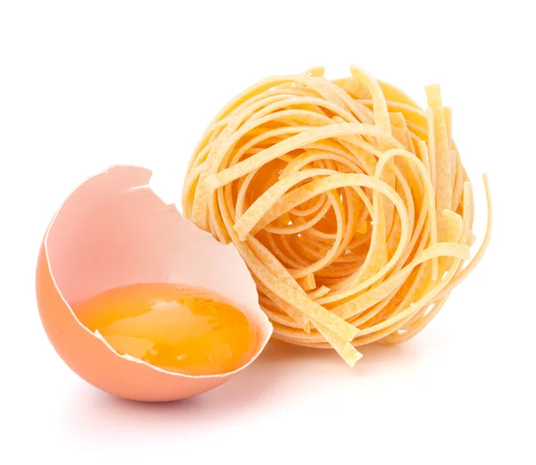 Italiaanse pasta tagliatelle nest — Stockfoto