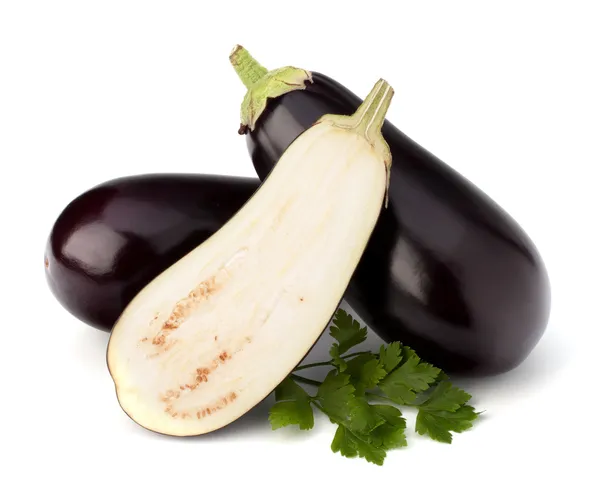 Aubergine eller aubergine och persilja blad — Stockfoto