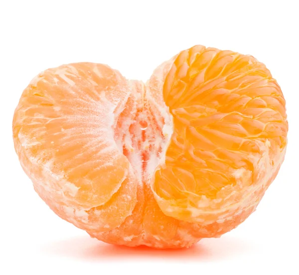 Mitad de mandarina o mandarina pelada —  Fotos de Stock
