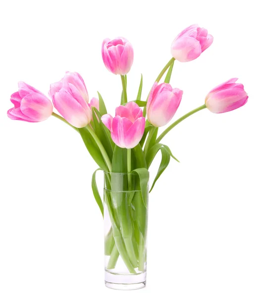 Ramo de tulipanes rosados en jarrón aislado sobre fondo blanco — Foto de Stock