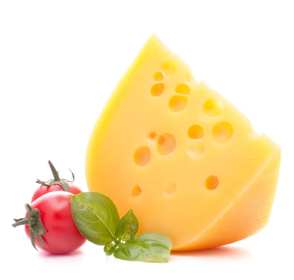 Сыр и базилик оставляют натюрморт — стоковое фото