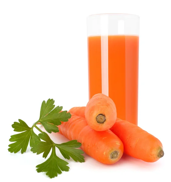 胡萝卜汁玻璃和胡萝卜块茎 — 图库照片