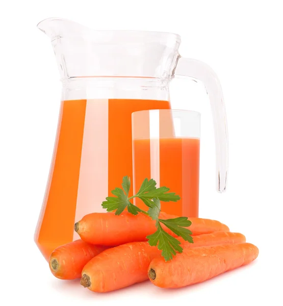 Jus sayuran wortel dalam kendi kaca — Stok Foto