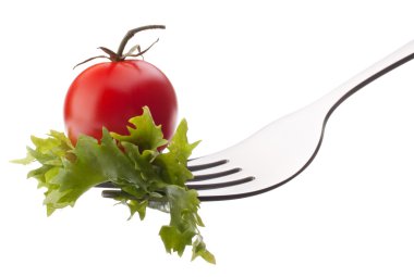 taze salata ve kiraz domates üzerinde beyaz backgrou izole çatal