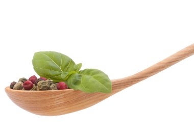 tahta kaşık beyaz backgrou izole Mix baharat biber