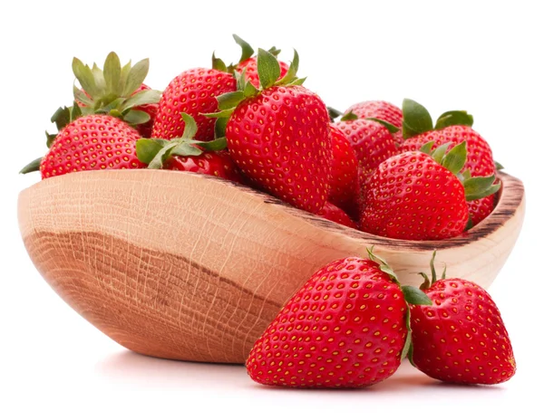 Strawberries in wooden bowl cutout — Stock Photo, Image