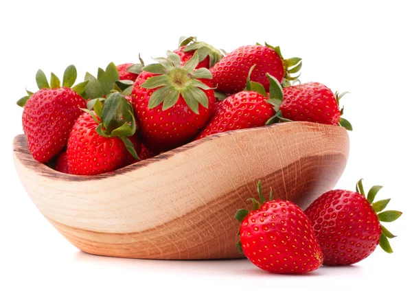 Strawberries in wooden bowl cutout — Stock Photo, Image