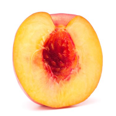 Kuru soğan yarım üzerinde beyaz bir arka plan kesme izole meyve