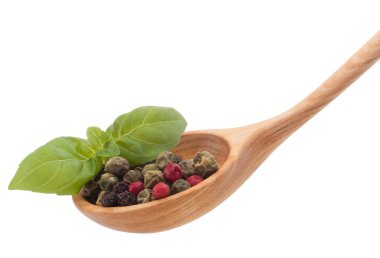 tahta kaşık beyaz backgrou izole Mix baharat biber