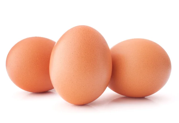 白い背景の切り欠きに分離した卵 — ストック写真