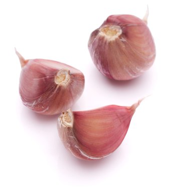 Beyaz arka plan üzerinde kesme izole diş sarımsak 