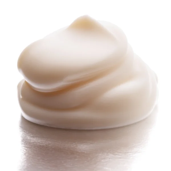 Tourbillon de mayonnaise isolé sur fond blanc découpe — Photo