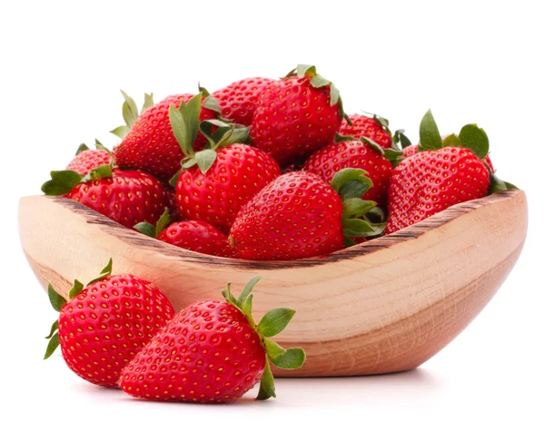 Strawberries in wooden bowl cutout — Stock Photo, Image