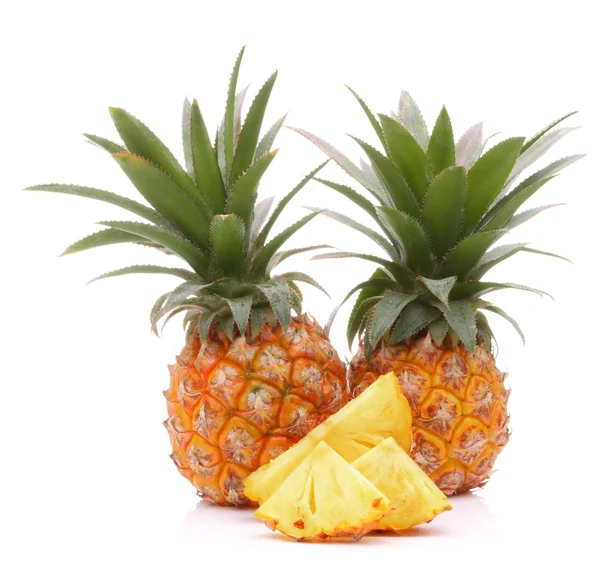 Frutas tropicales de piña o ananas —  Fotos de Stock