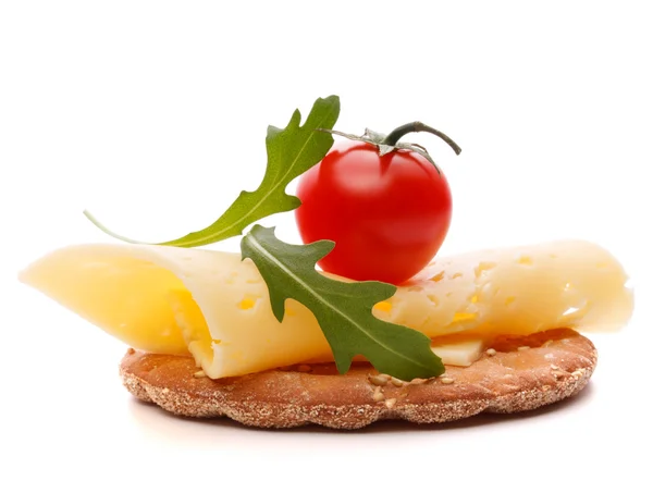 Beyaz arka plan üzerinde kesme izole peynirli sandviç — Stok fotoğraf