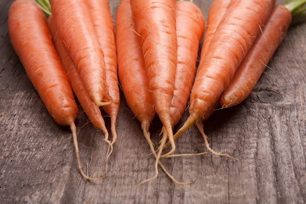 Manojo de zanahorias frescas — Stockfoto