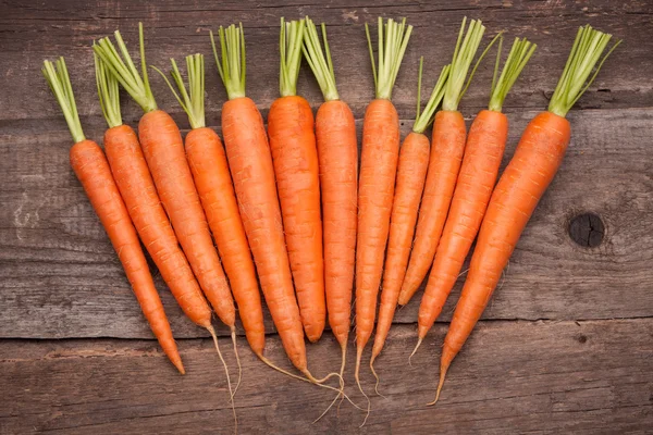 Manojo de zanahorias frescas — Stockfoto