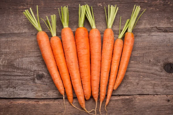 Ramo de zanahoria fresca —  Fotos de Stock