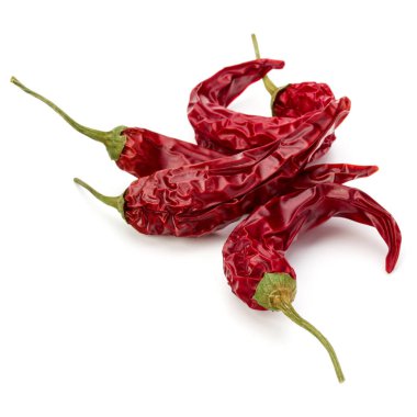 Beyaz arka planda izole edilmiş kırmızı biber ya da kırmızı biber.