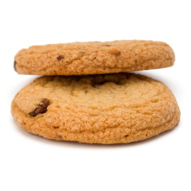 Beyaz arka plan üzerinde izole İki çikolatalı kurabiye. Tatlı bisküvi. Ev yapımı pasta.