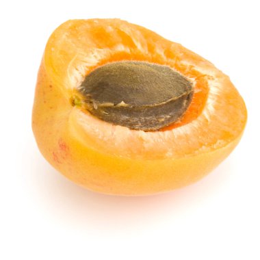 Bir kayısı yarısı beyaz arka plan kesme izole