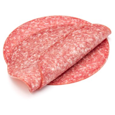 Beyaz arka planda izole edilmiş salam tütsülenmiş sosis dilimleri