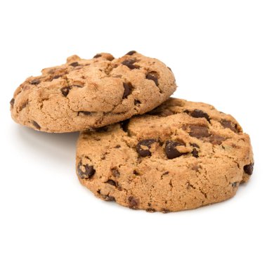 Beyaz arka plan üzerinde izole İki çikolatalı kurabiye. Tatlı bisküvi. Ev yapımı pasta.