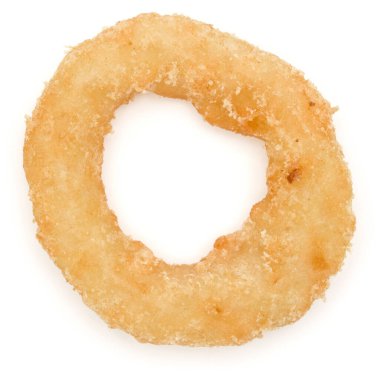 Gevrek derin kızarmış soğan veya beyaz arka plan üzerinde izole kalamar ring