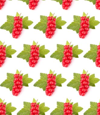 Kırmızı kuş üzümü beyaz arka plan kesim izole. Yaratıcı düzen, meyve dikişsiz desen.