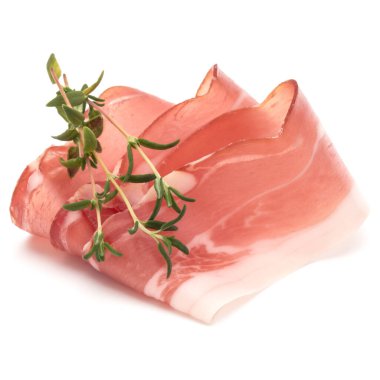 İtalyan prosciutto crudo veya jamon. Çiğ jambon. Beyaz arkaplanda izole